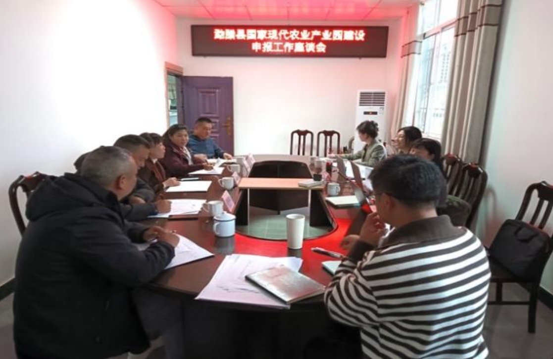 我院團(tuán)隊(duì)走入“中國天然橡膠第一縣”，與勐臘共赴國家現(xiàn)代農(nóng)業(yè)產(chǎn)業(yè)園建設(shè)之路